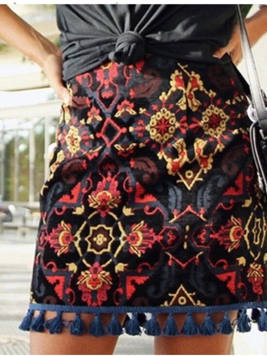 Zara Dresses & Skirts - Zara textured skirt with fridge pompom